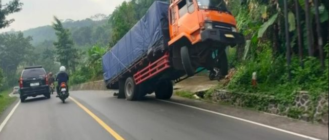 Misteri Anak Gundul yang Sering Bikin Kecelakaan